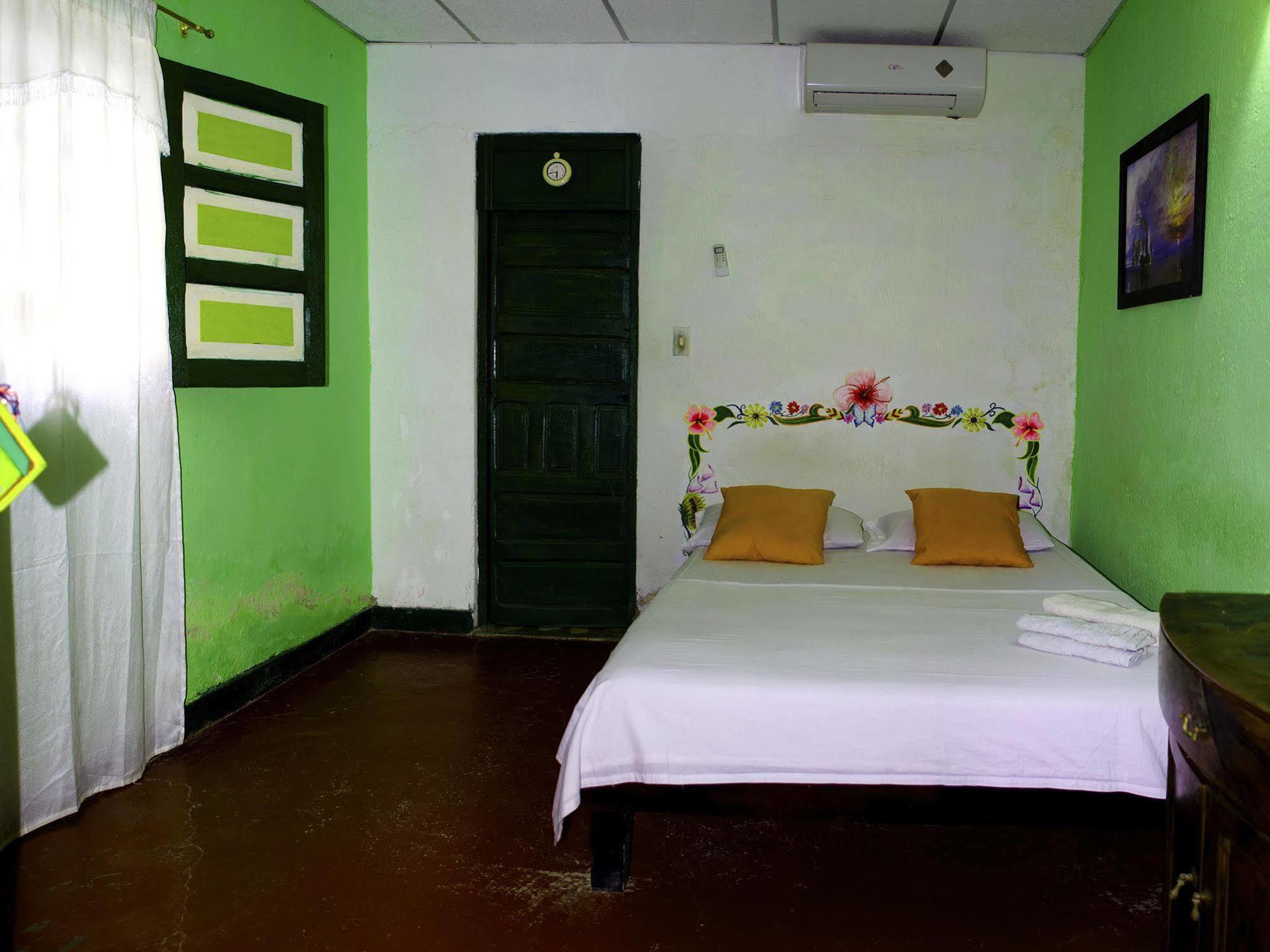 Hostel Villa Mary Taganga Exteriör bild