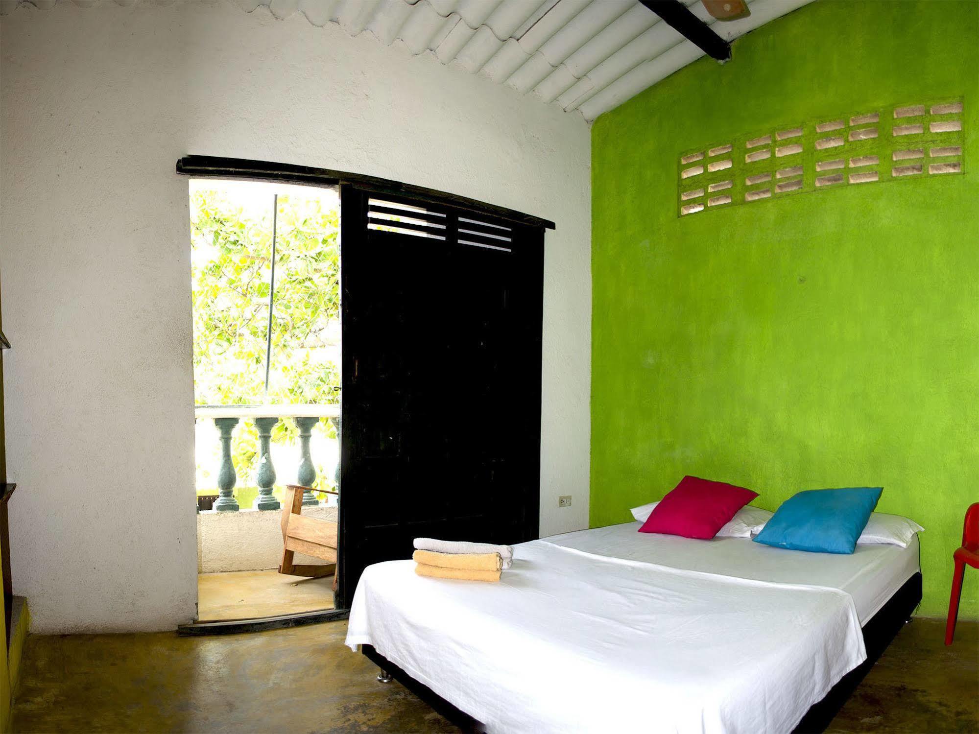 Hostel Villa Mary Taganga Exteriör bild