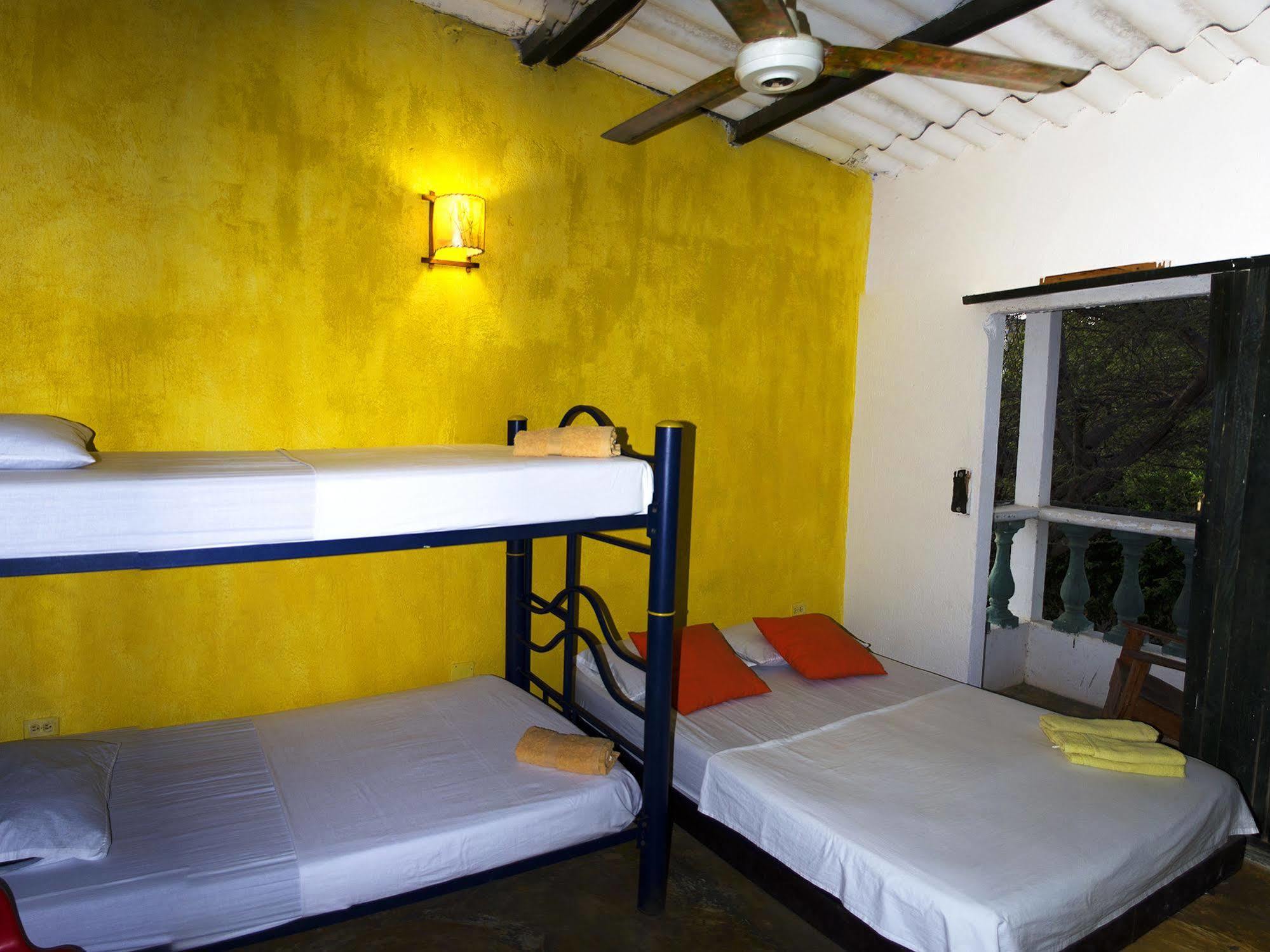 Hostel Villa Mary Taganga Exteriör bild