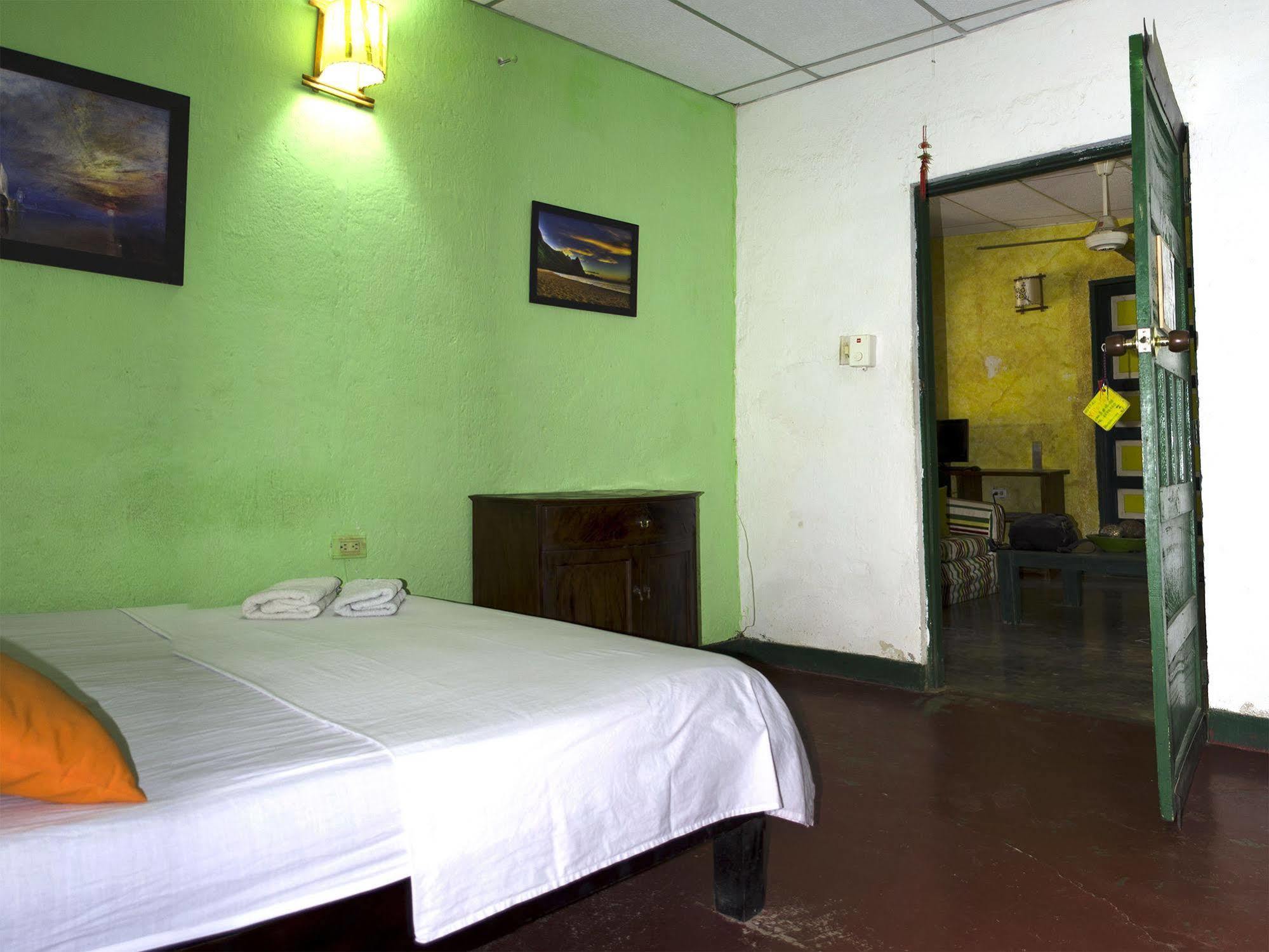 Hostel Villa Mary Taganga Exteriör bild