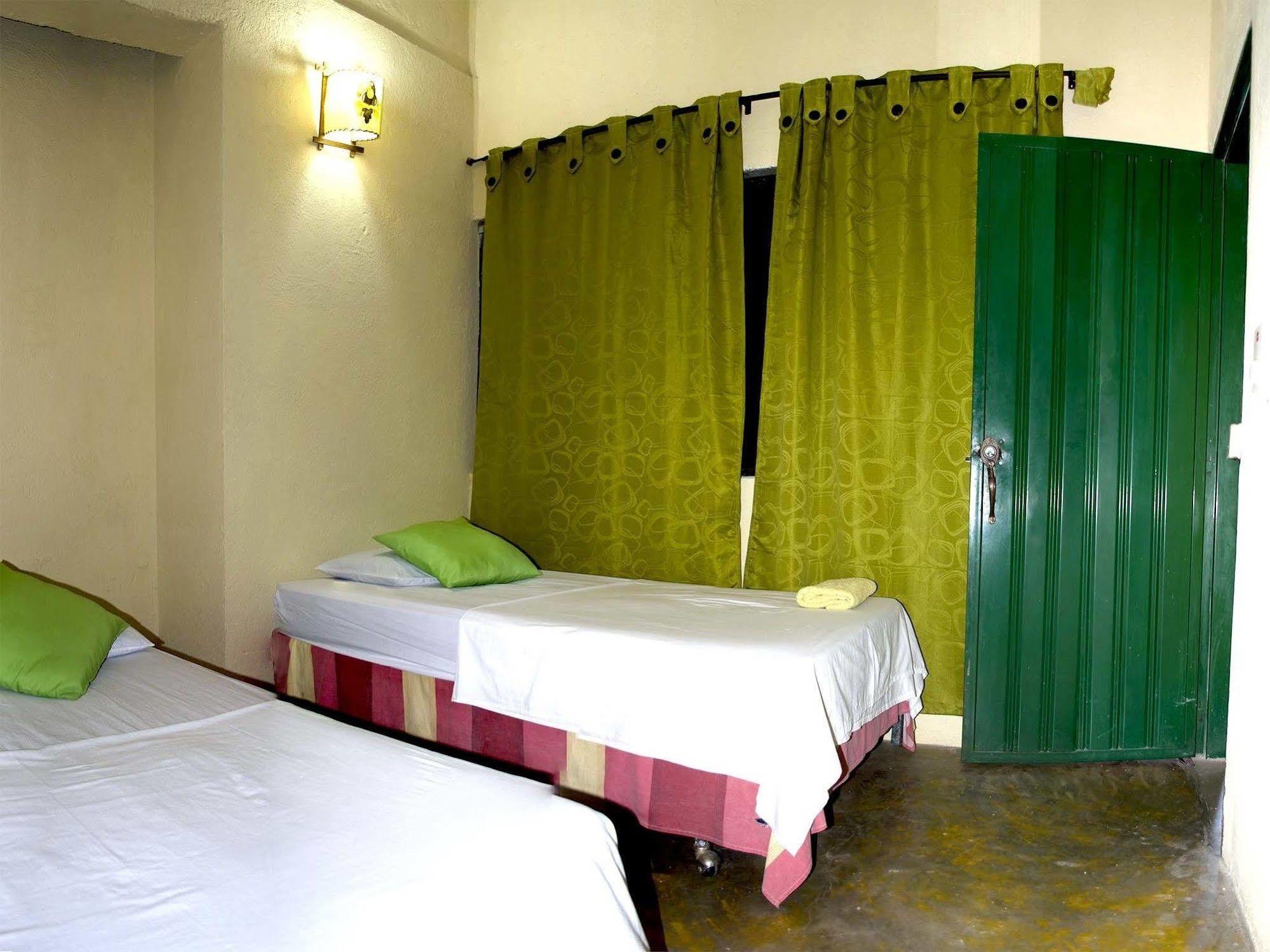 Hostel Villa Mary Taganga Exteriör bild